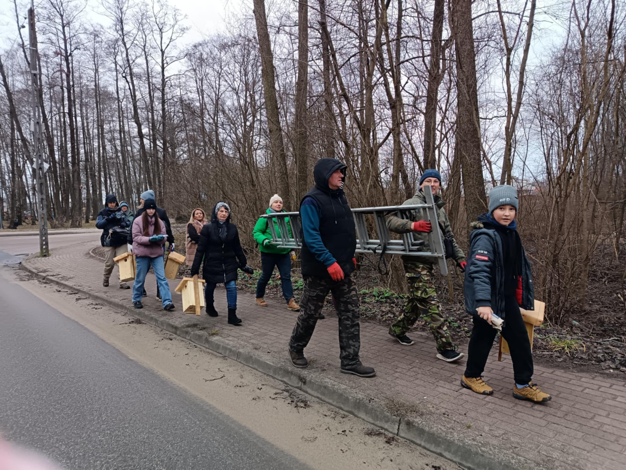 Czyszczenie budek lęgowych w Parku Dębinka w Łochowie- relacja
