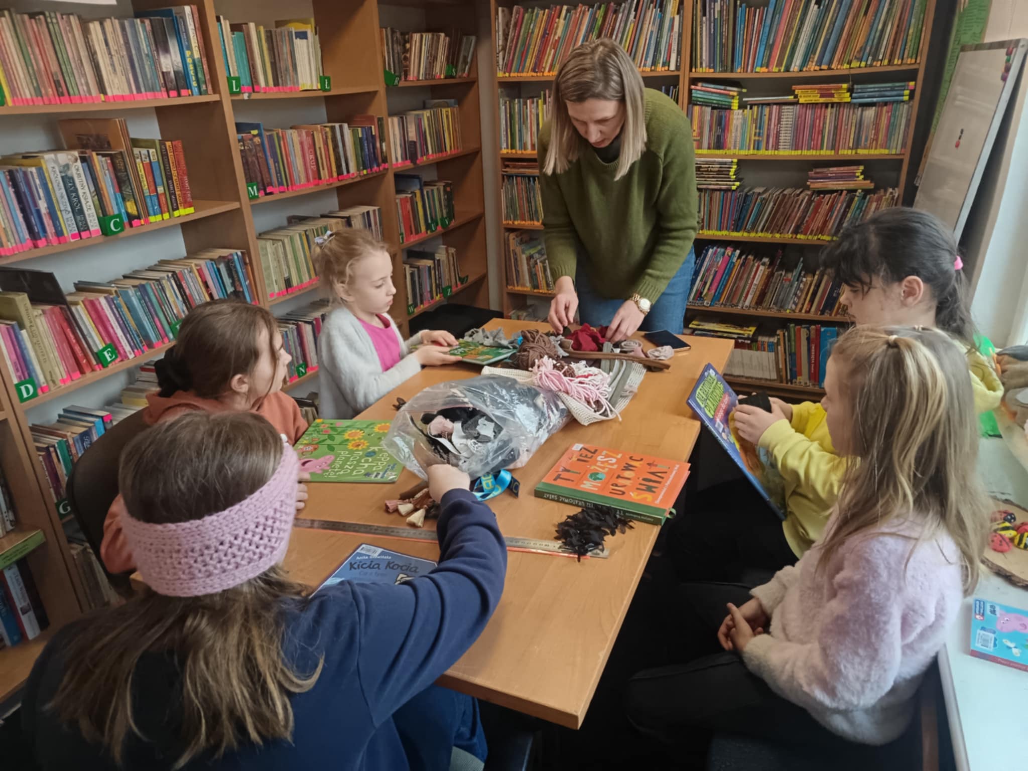 Warsztaty EKOTORBY w filii w Ostrówku- relacja z wydarzenia