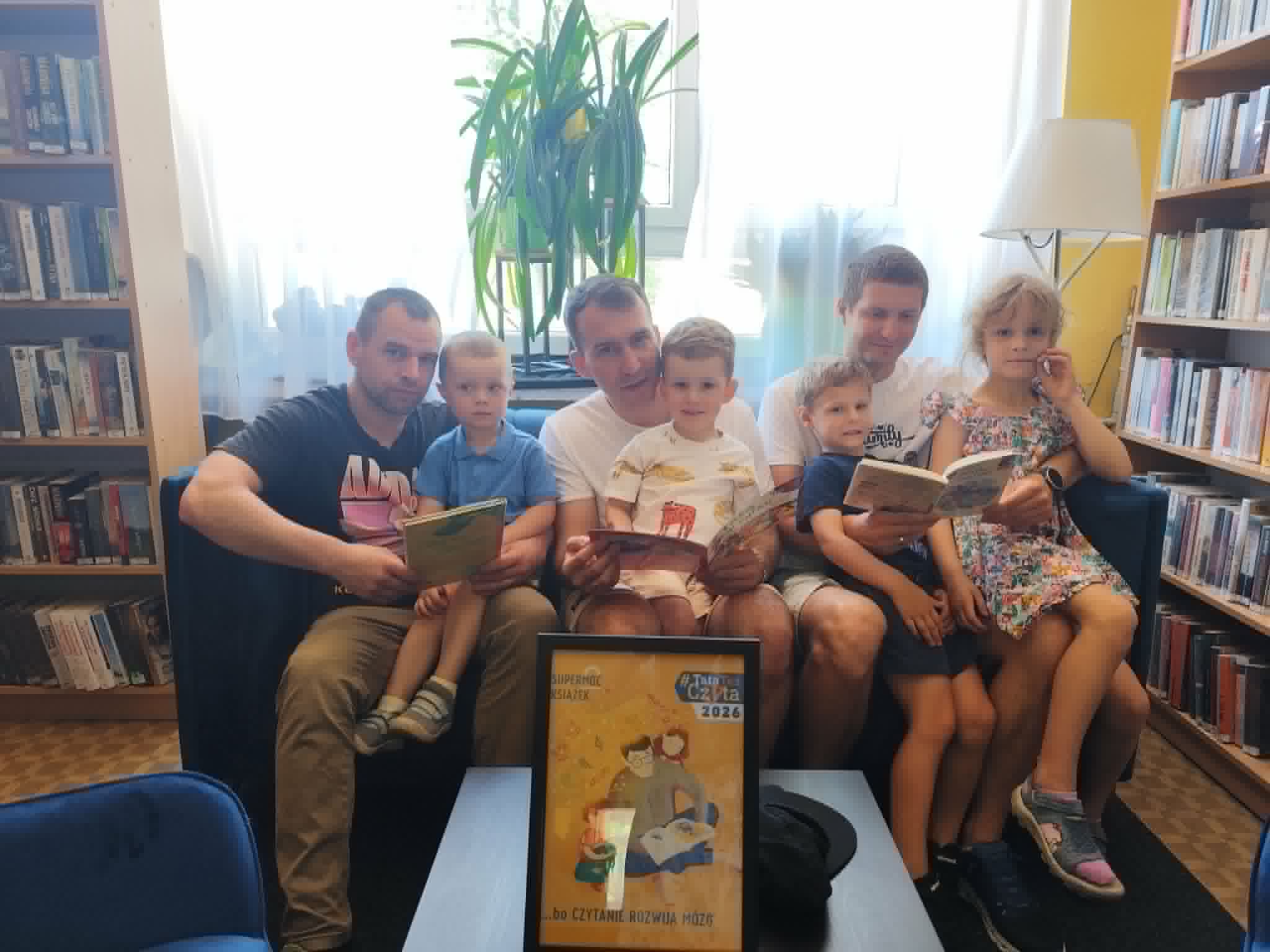 #TataTeżCzyta – wyjątkowe spotkanie w Bibliotece Publicznej w Łochowie – relacja